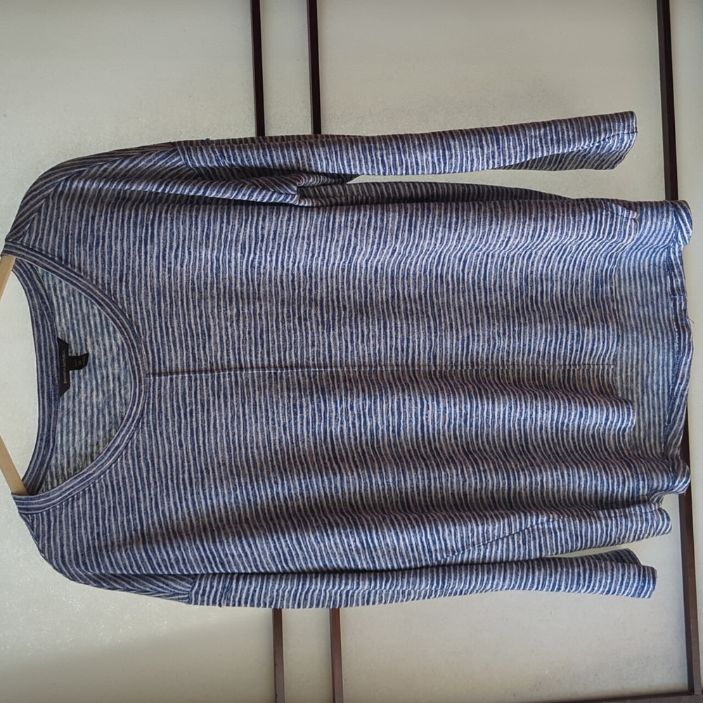 Banana Republic hi lo Pullover shirt Medium petite